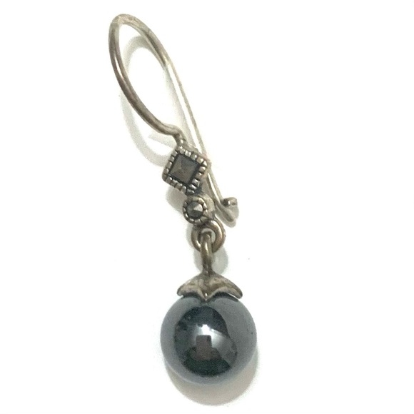 HANDMADE JEWELRY Silver Pear Drop Earrings - Picture 1 of 2